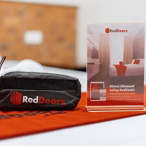 Reddoorz Near Robinsons Cybergate 2*, Davao Philippines